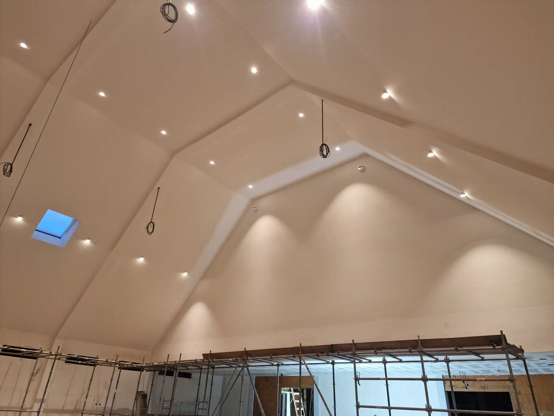 Afwerking van het kerkplafond